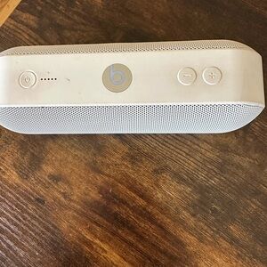 Beats blue tooth speakers